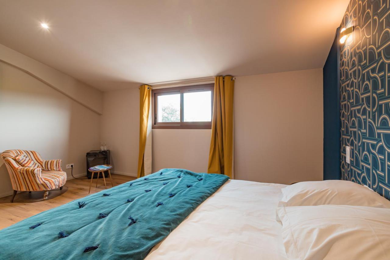 Chambres D'Hotes - Domaine De Cristia Courthezon Bagian luar foto
